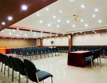 Didi Hotel Lucknow Exteriör bild