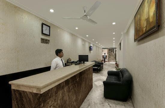 Didi Hotel Lucknow Exteriör bild