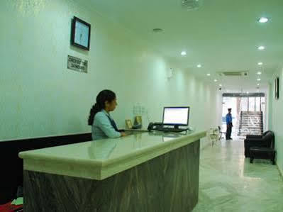 Didi Hotel Lucknow Exteriör bild